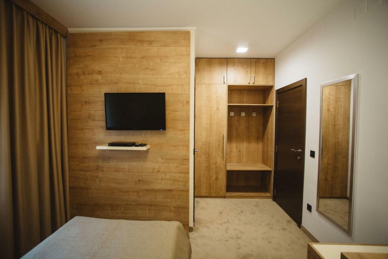 Hotel Zelenkrov Cepin Extérieur photo
