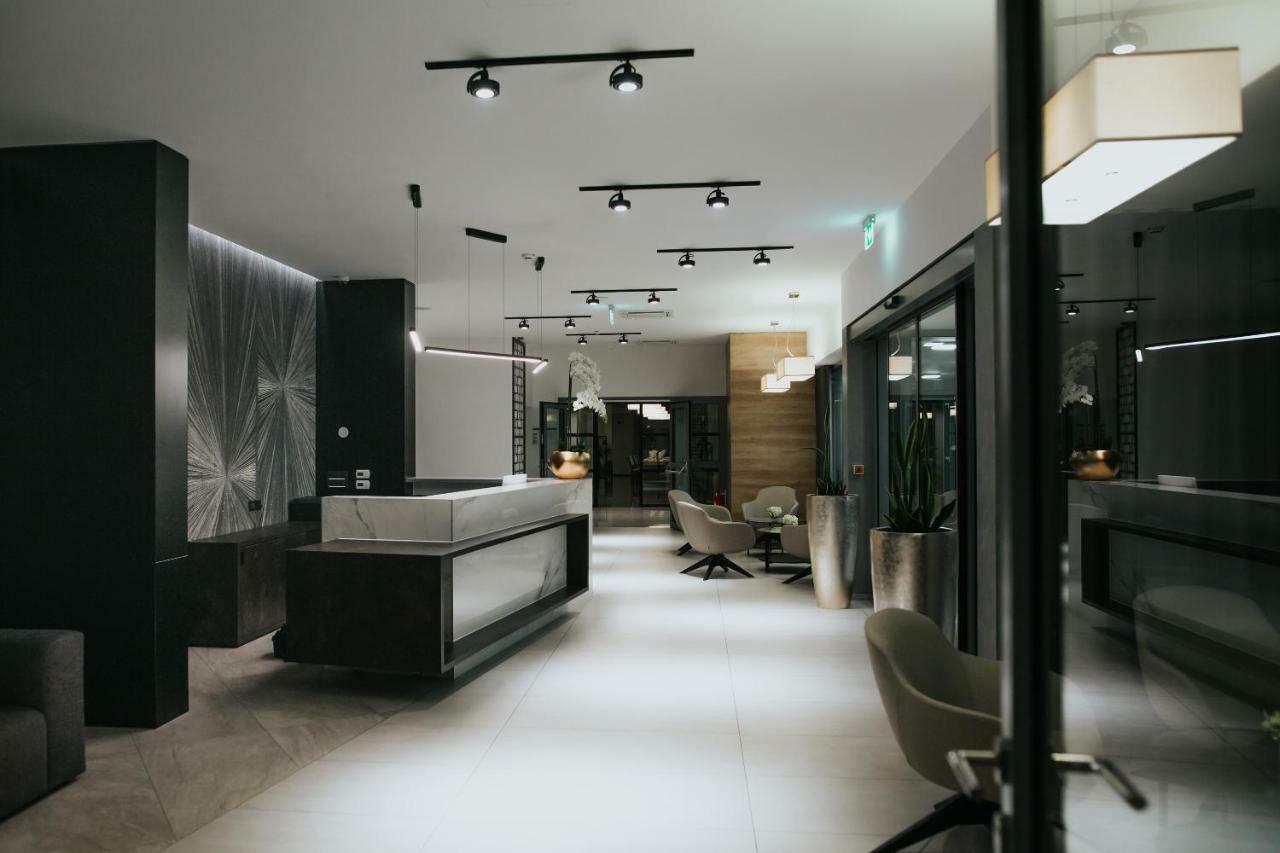 Hotel Zelenkrov Cepin Extérieur photo