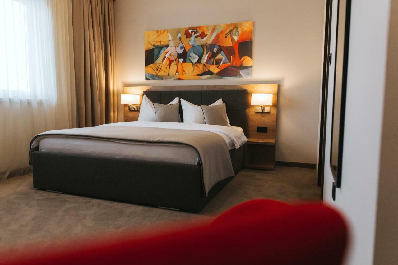 Hotel Zelenkrov Cepin Extérieur photo