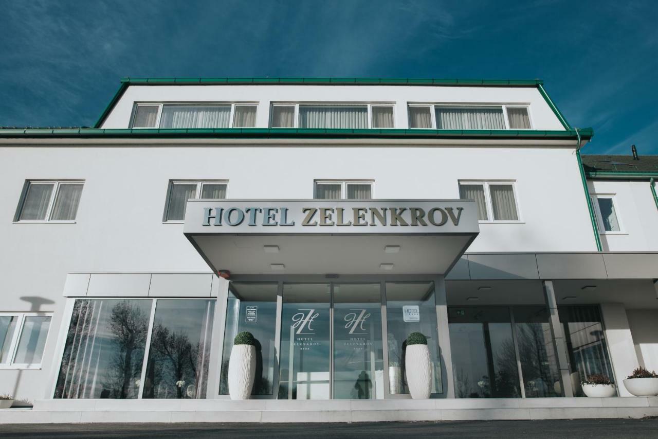 Hotel Zelenkrov Cepin Extérieur photo